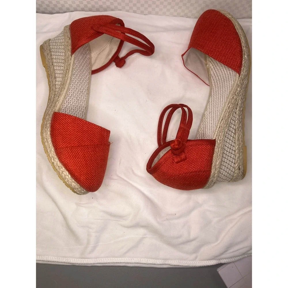 Platform sandals for women Red, semi-circular toe size 40/ 8 brand Baledo